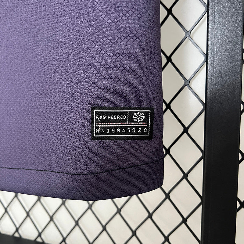 Angleterre à l'extérieur 24/25