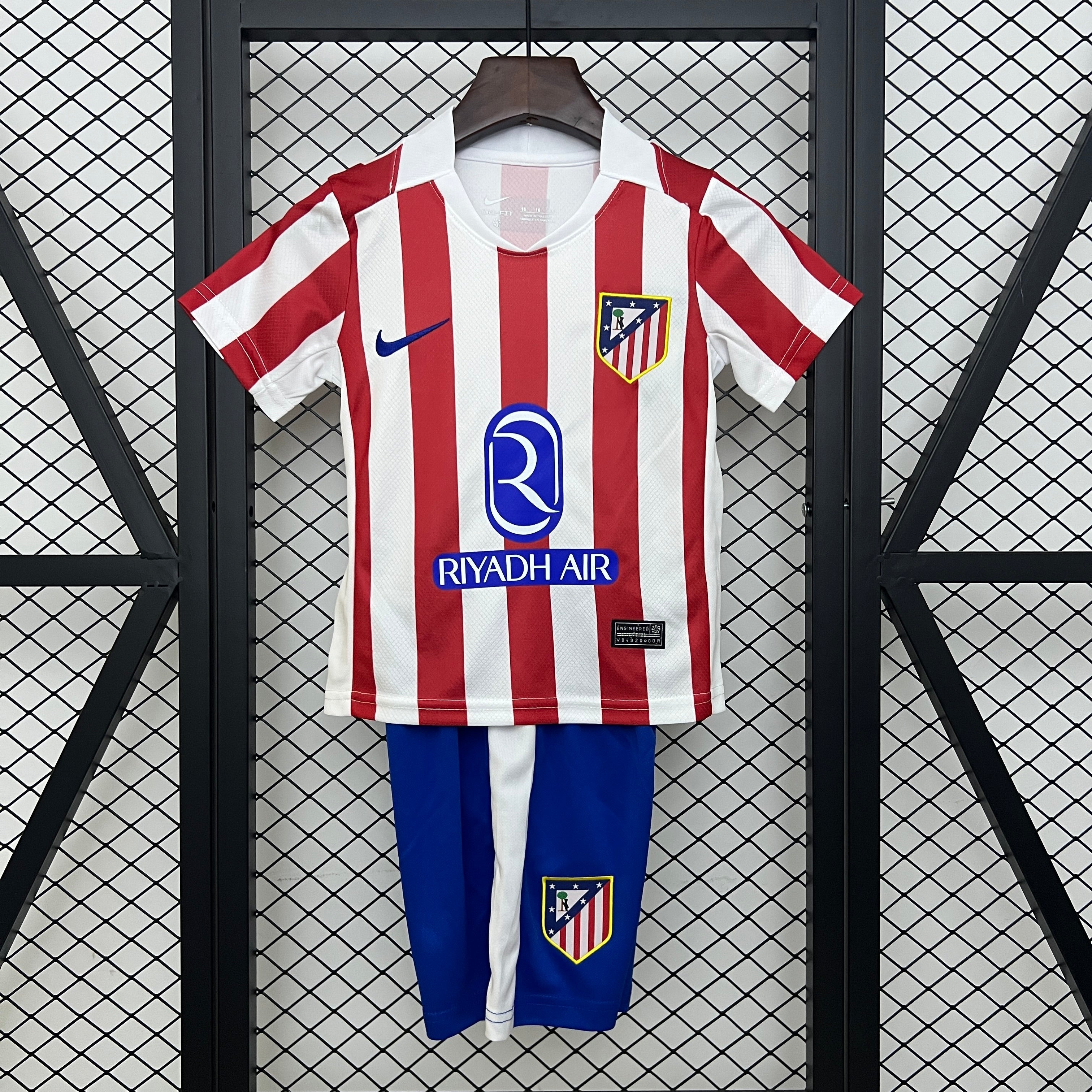Atletico Madrid Casa 25/26 - Bambino (pantaloncini inclusi)