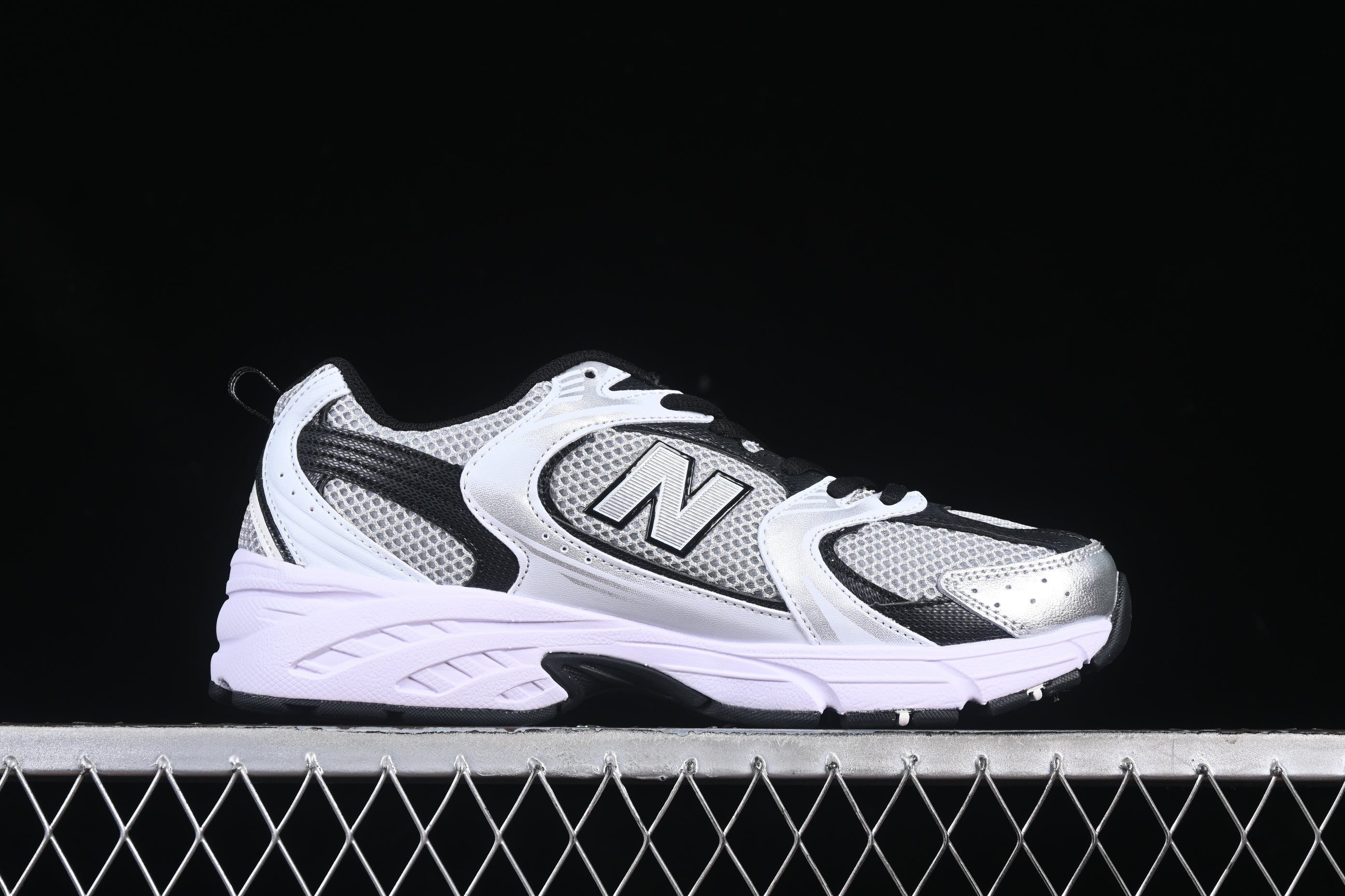 NB 530 Black and Grey