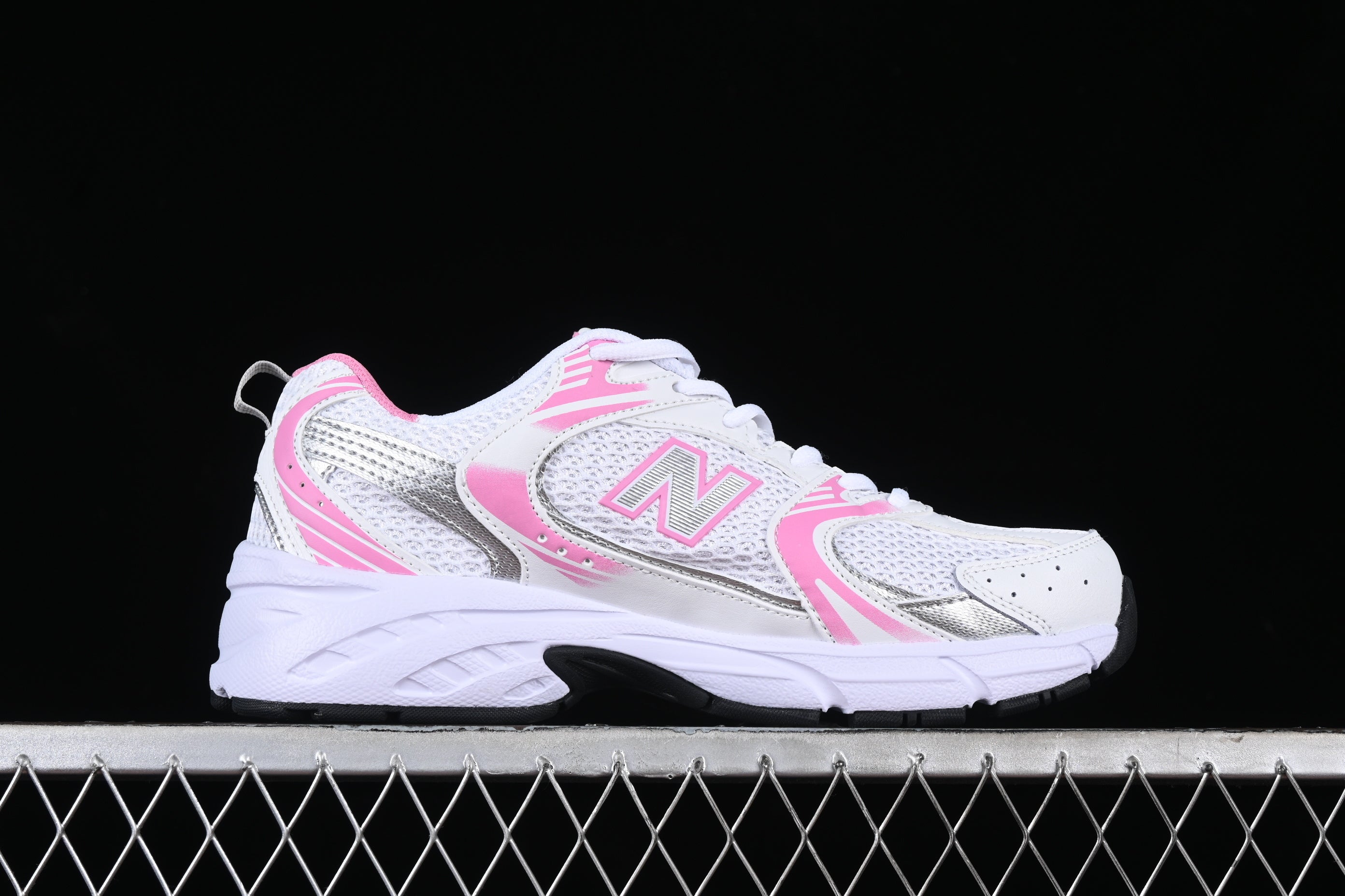 NB 530 White and Pink