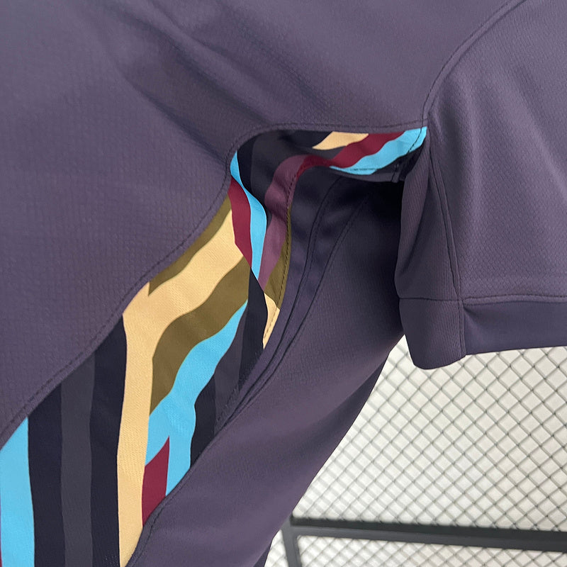 Angleterre à l'extérieur 24/25