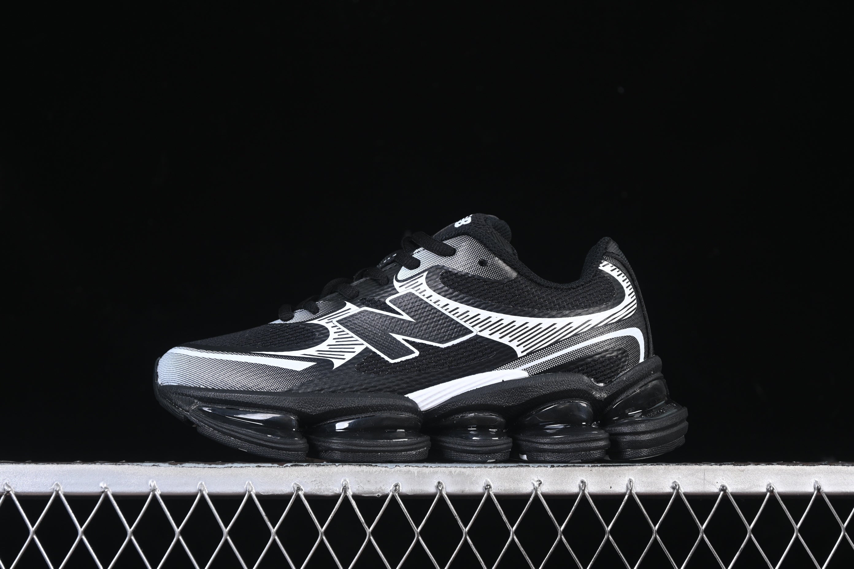 NB 2000 Black and White